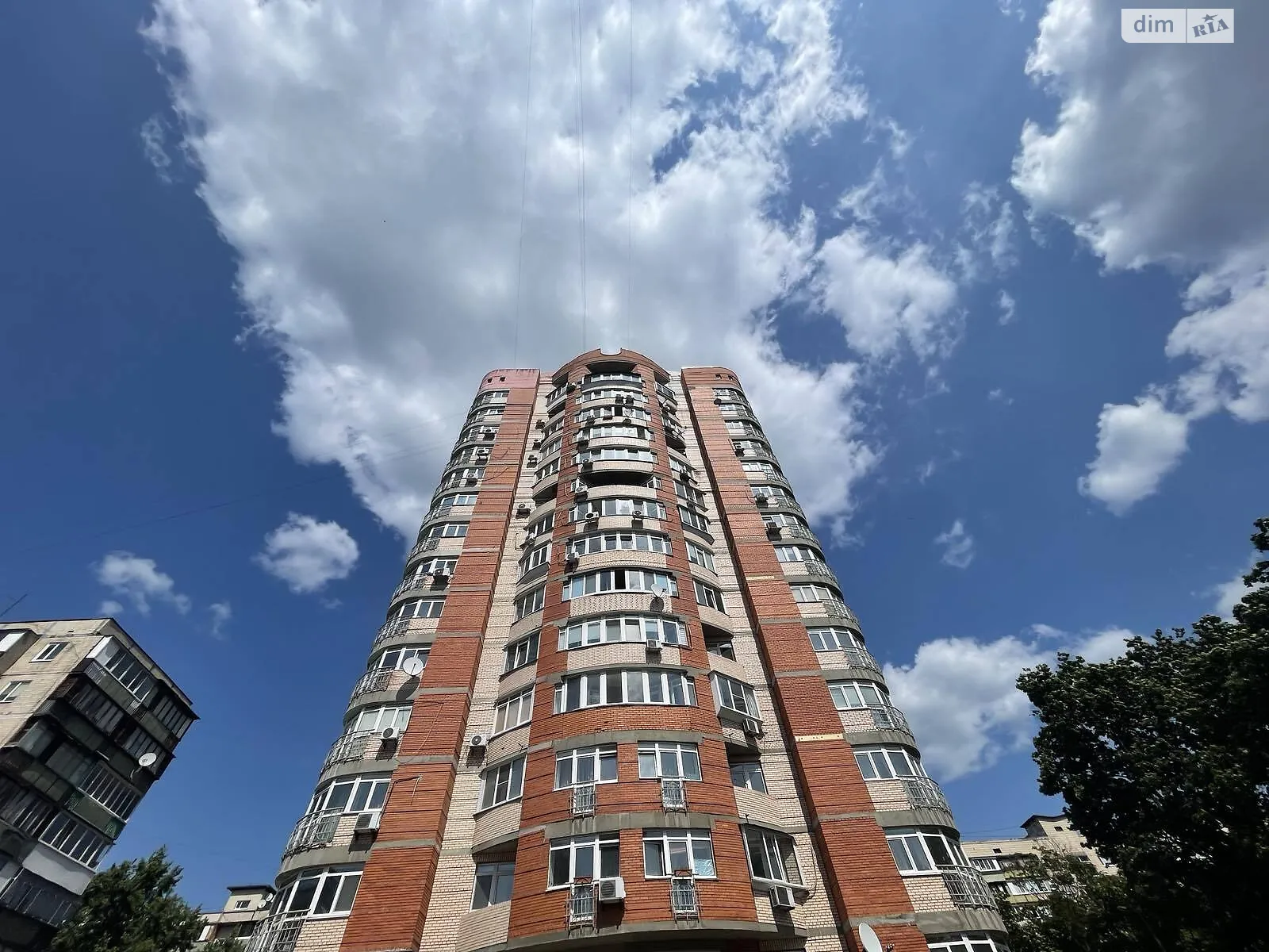 ул. Кубанской Украины, 33А Лесной Массив Киев Черниговская - фото 1
