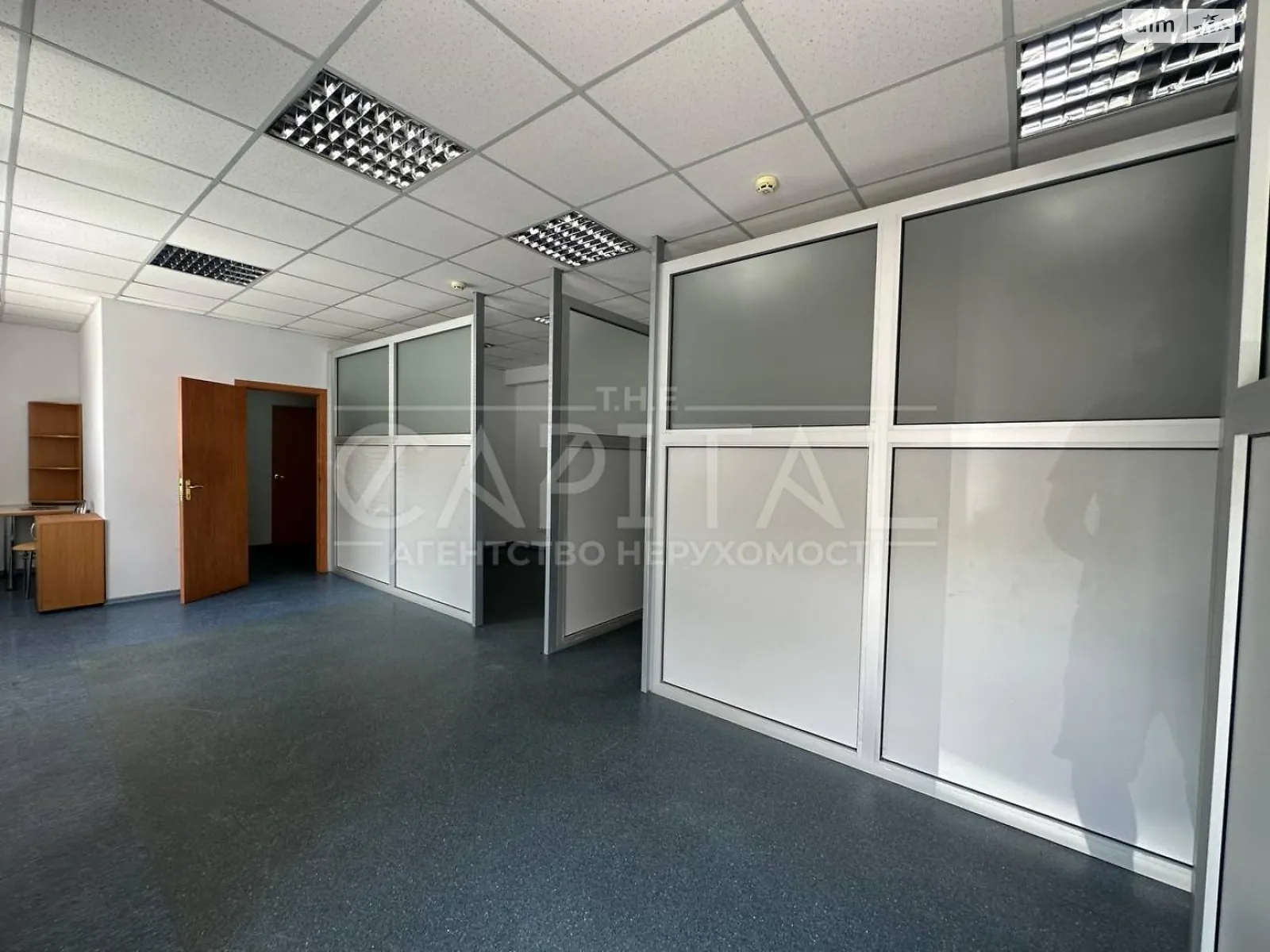 Сдается в аренду офис 67 кв. м в бизнес-центре, цена: 1000 $ - фото 1