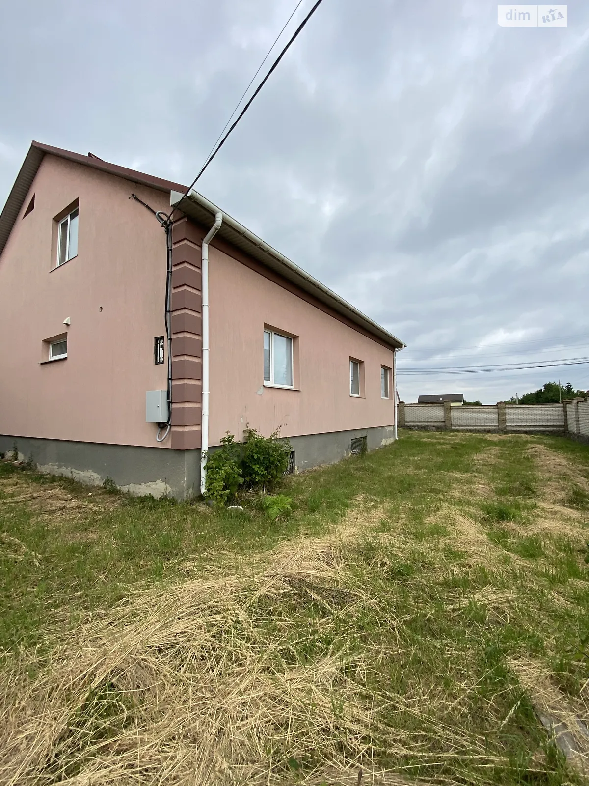 Продается дом на 2 этажа 190 кв. м с балконом, цена: 100000 $ - фото 1