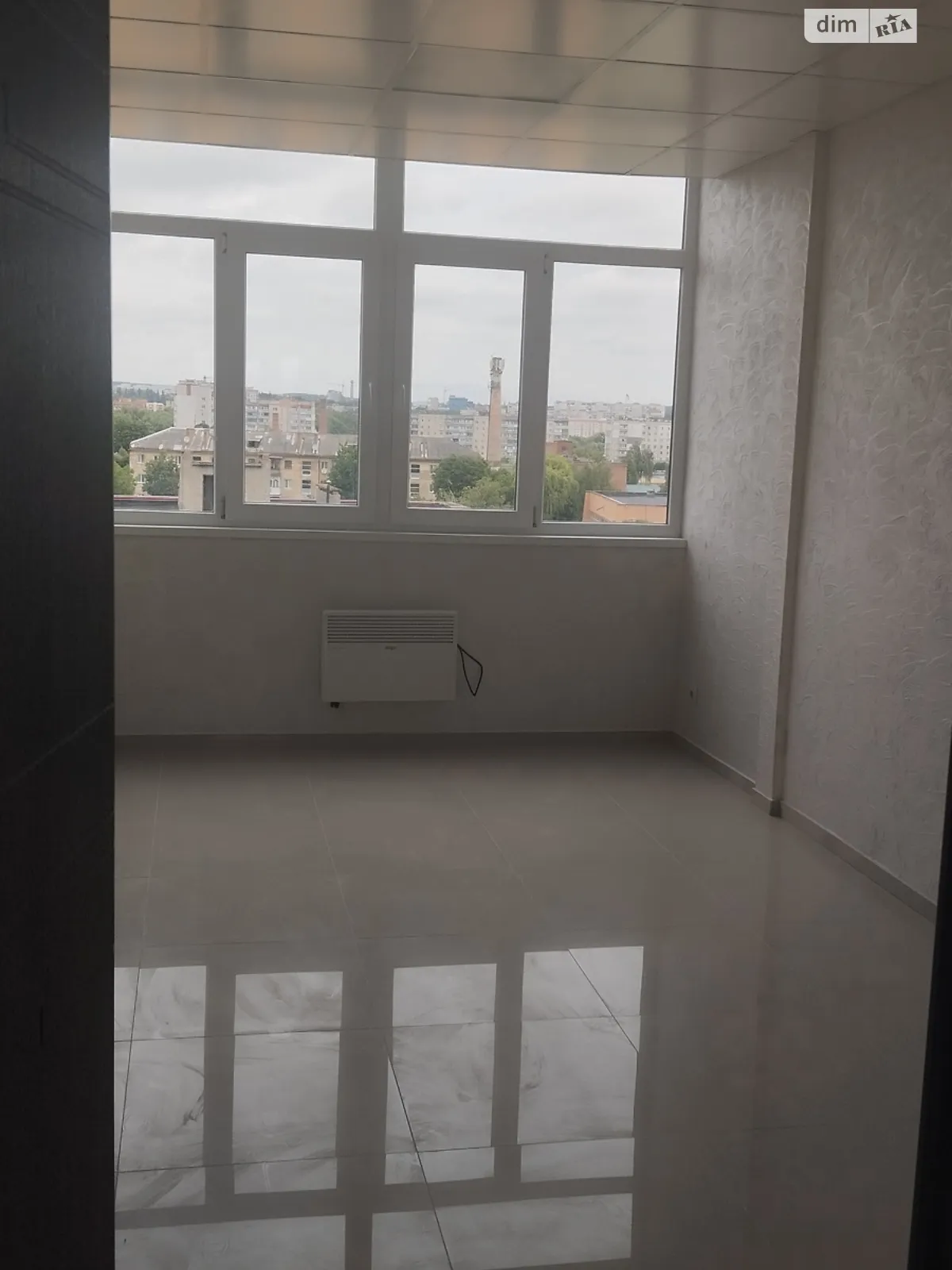Сдается в аренду офис 15 кв. м в бизнес-центре, цена: 3500 грн - фото 1