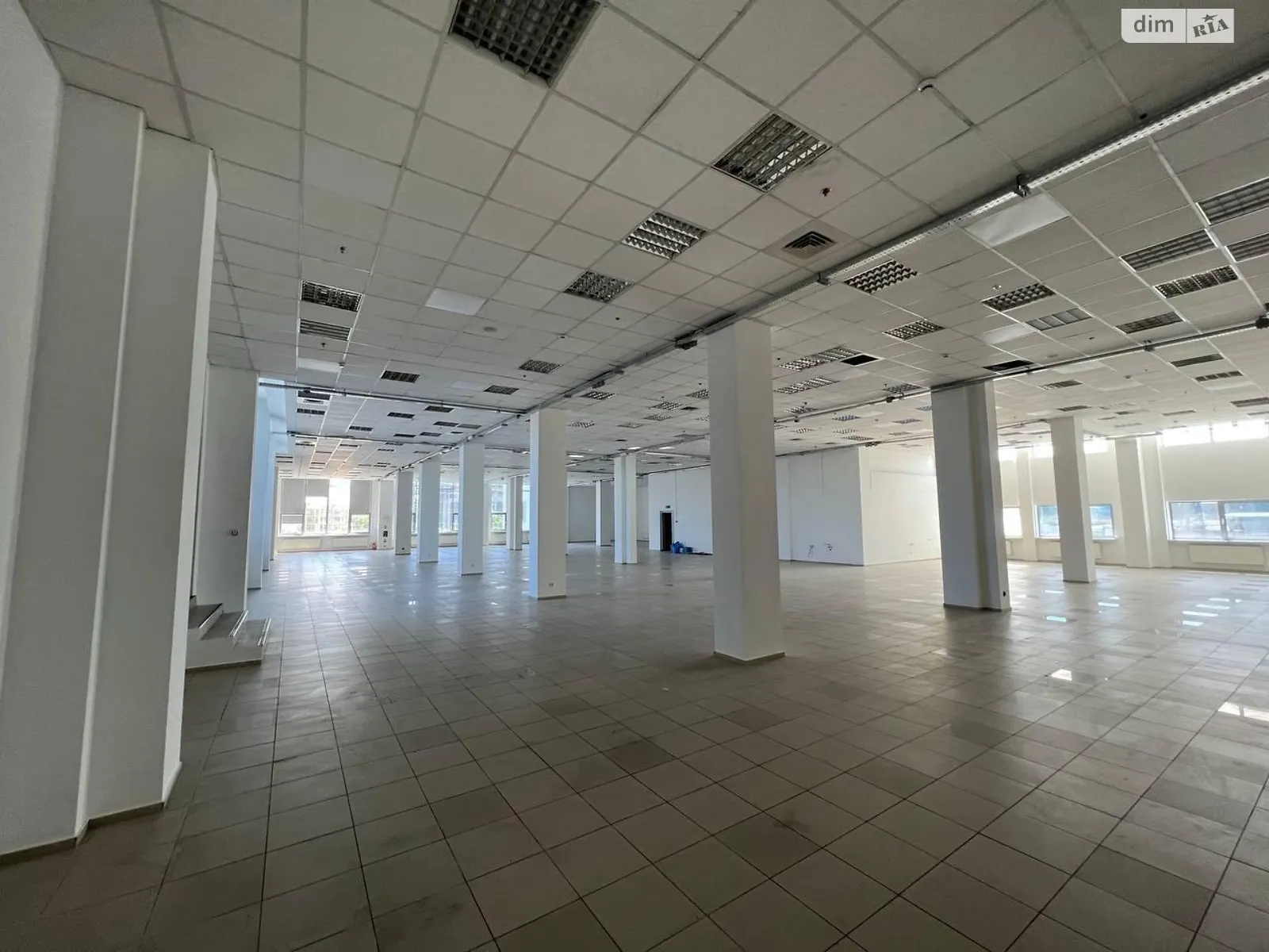Здається в оренду офіс 900 кв. м в бізнес-центрі, цена: 450000 грн - фото 1