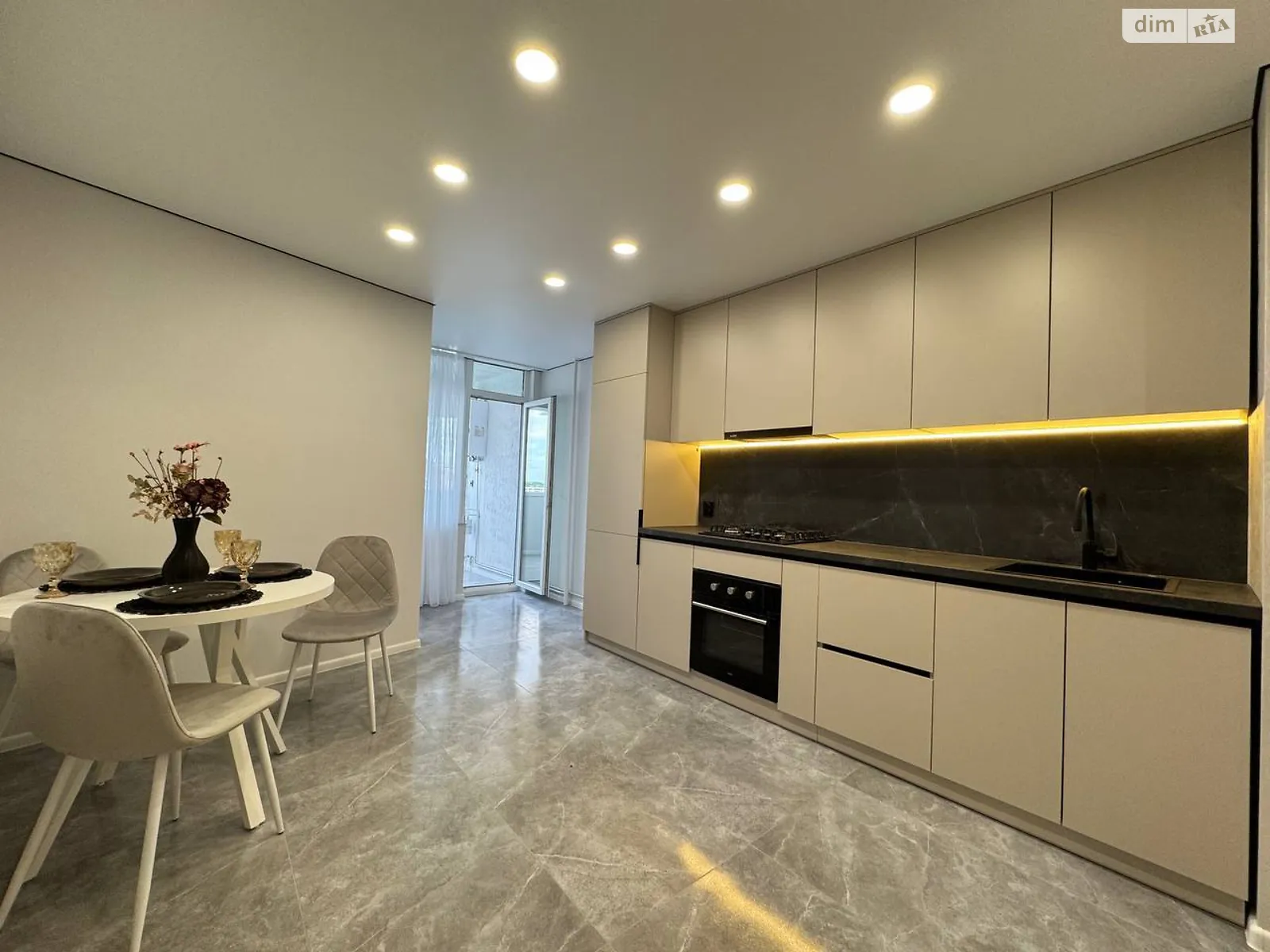 2-комнатная квартира 70 кв. м в Тернополе, ул. Смакулы - фото 1