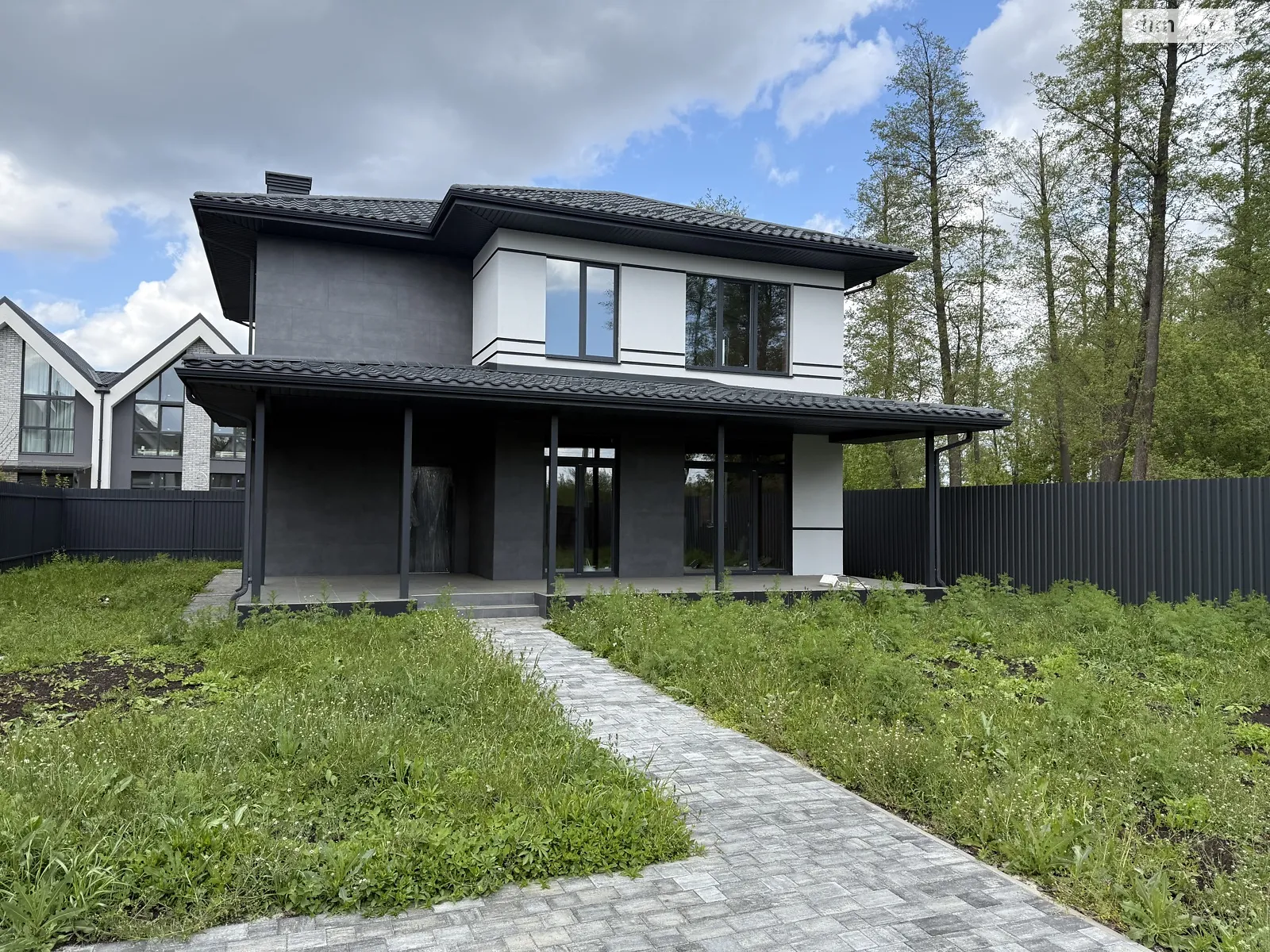 Продается дом на 2 этажа 150 кв. м с беседкой, цена: 178000 $ - фото 1