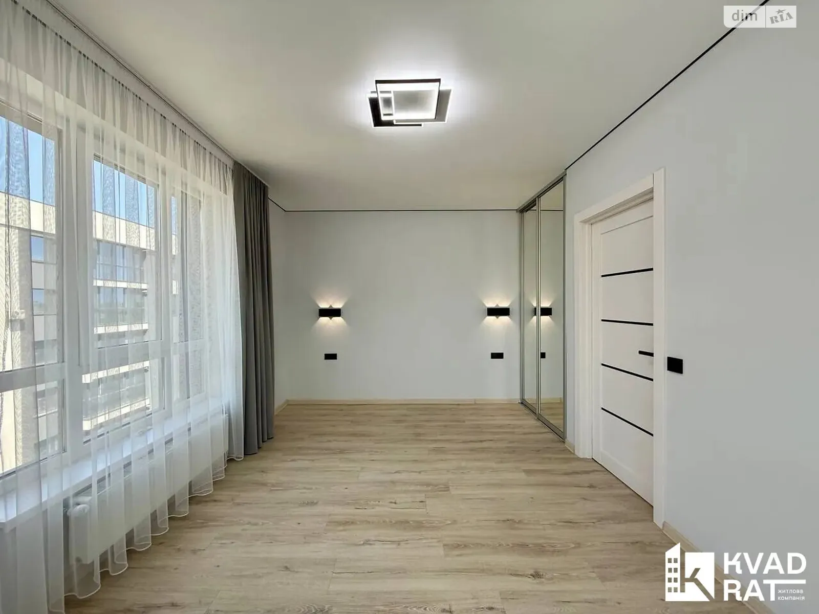 Продается 1-комнатная квартира 48 кв. м в Ивано-Франковске, ул. Бандеры Степана, 79 корпус 2 - фото 1