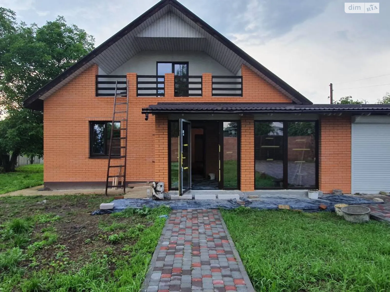 Продается дом на 2 этажа 166 кв. м с баней/сауной, цена: 170000 $ - фото 1