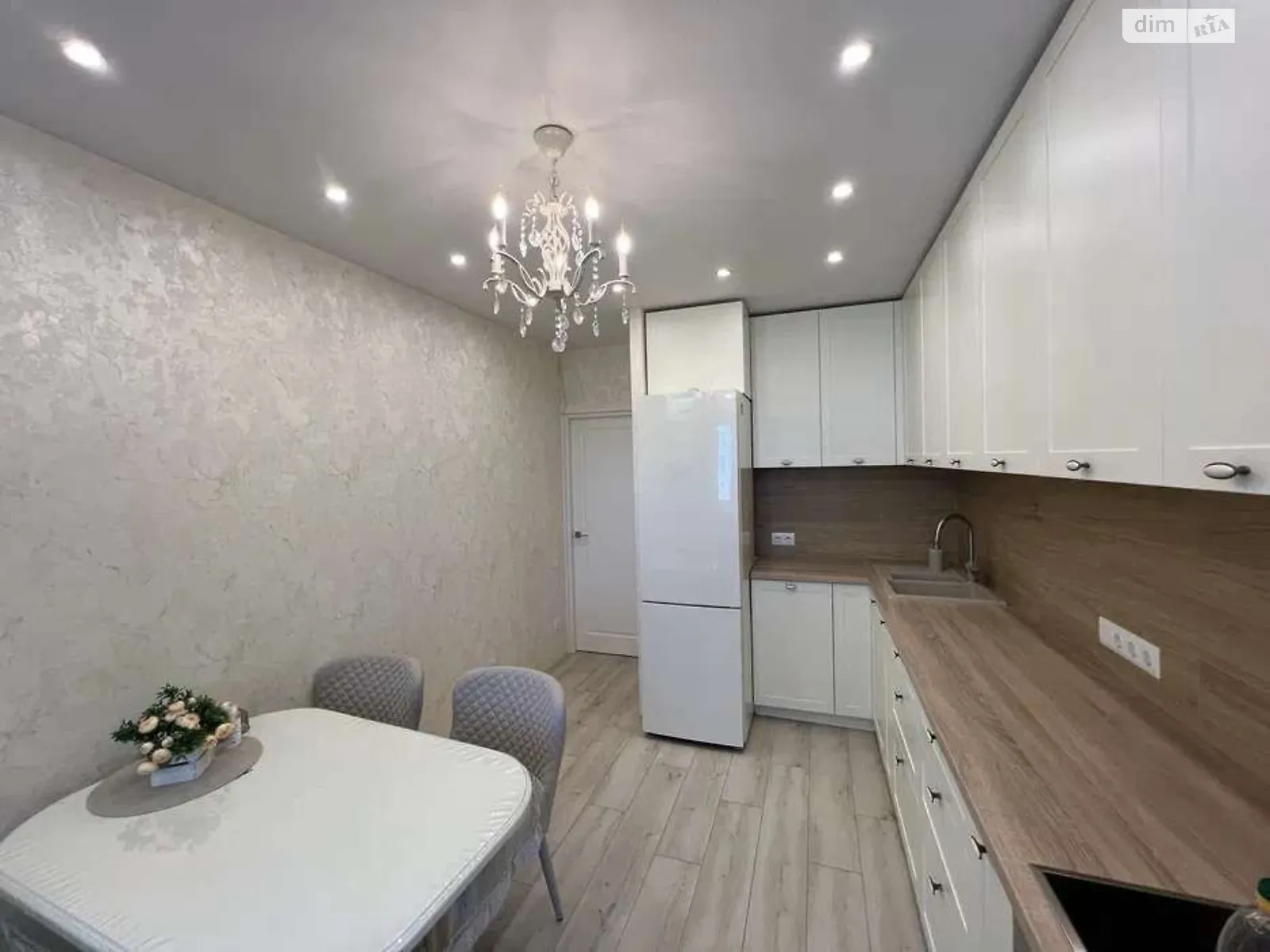 Продається 2-кімнатна квартира 67 кв. м у, цена: 79500 $ - фото 1