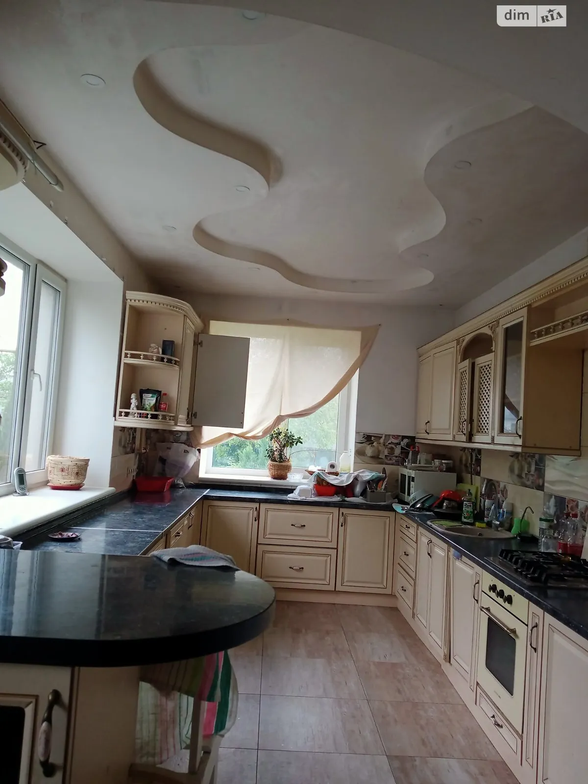 Продается дом на 2 этажа 274.5 кв. м с баней/сауной, цена: 150000 $ - фото 1
