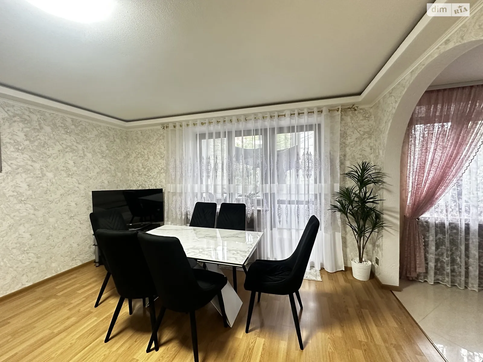 Продается 2-комнатная квартира 86 кв. м в Виннице, ул. Марии Литвиненко-Вольгемут, 54 - фото 1