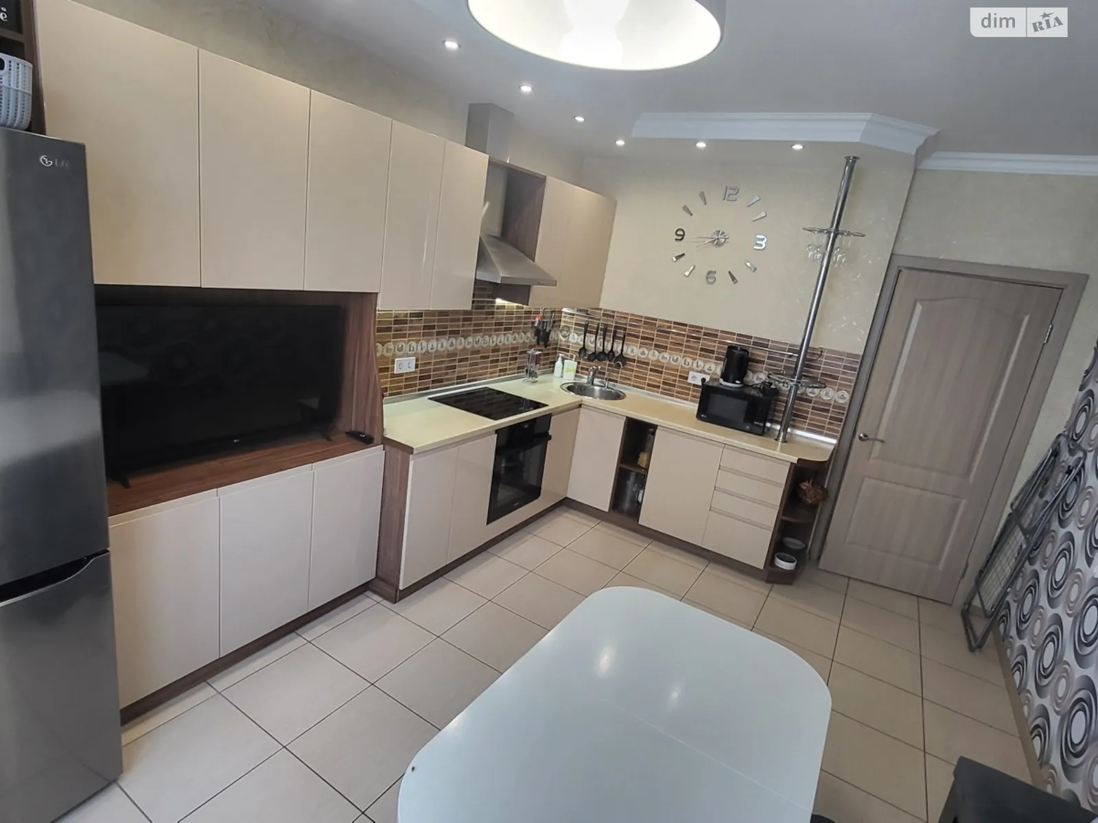 Продается 2-комнатная квартира 78 кв. м в Киеве, ул. Елены Пчилки, 6А - фото 1