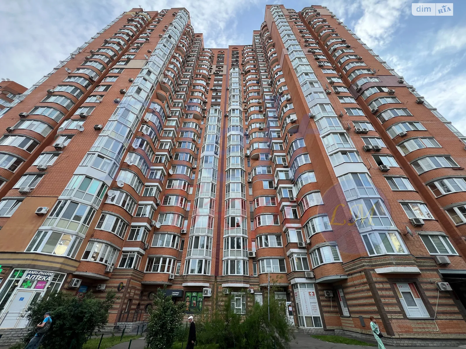 Продается 2-комнатная квартира 60 кв. м в Киеве, ул. Осенняя, 33 - фото 1