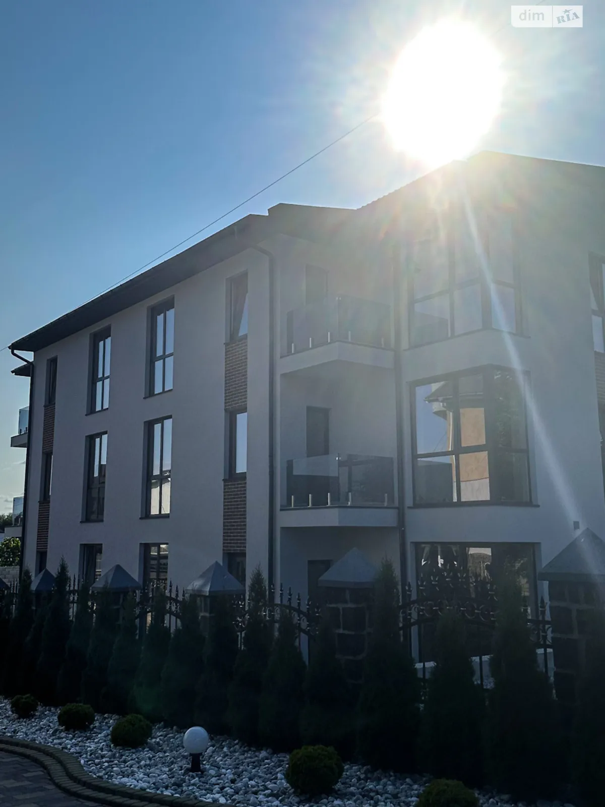 Продається 2-кімнатна квартира 63 кв. м у Рівному, вул. Червоногірська, 26 - фото 1