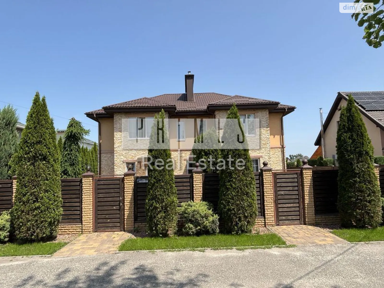 Продается дом на 2 этажа 240 кв. м с террасой, цена: 450000 $ - фото 1