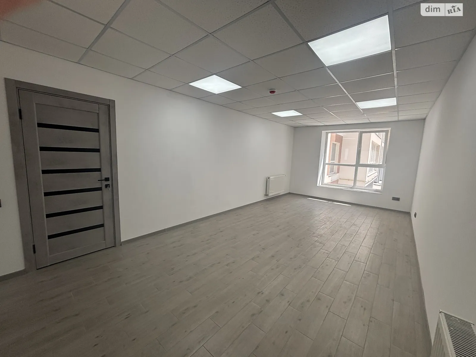 Здається в оренду офіс 80.5 кв. м в бізнес-центрі, цена: 500 $ - фото 1