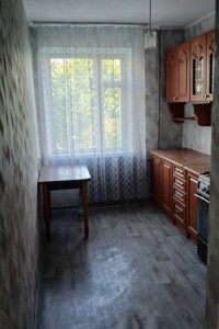 Зніму квартиру в Чорткові  довгостроково