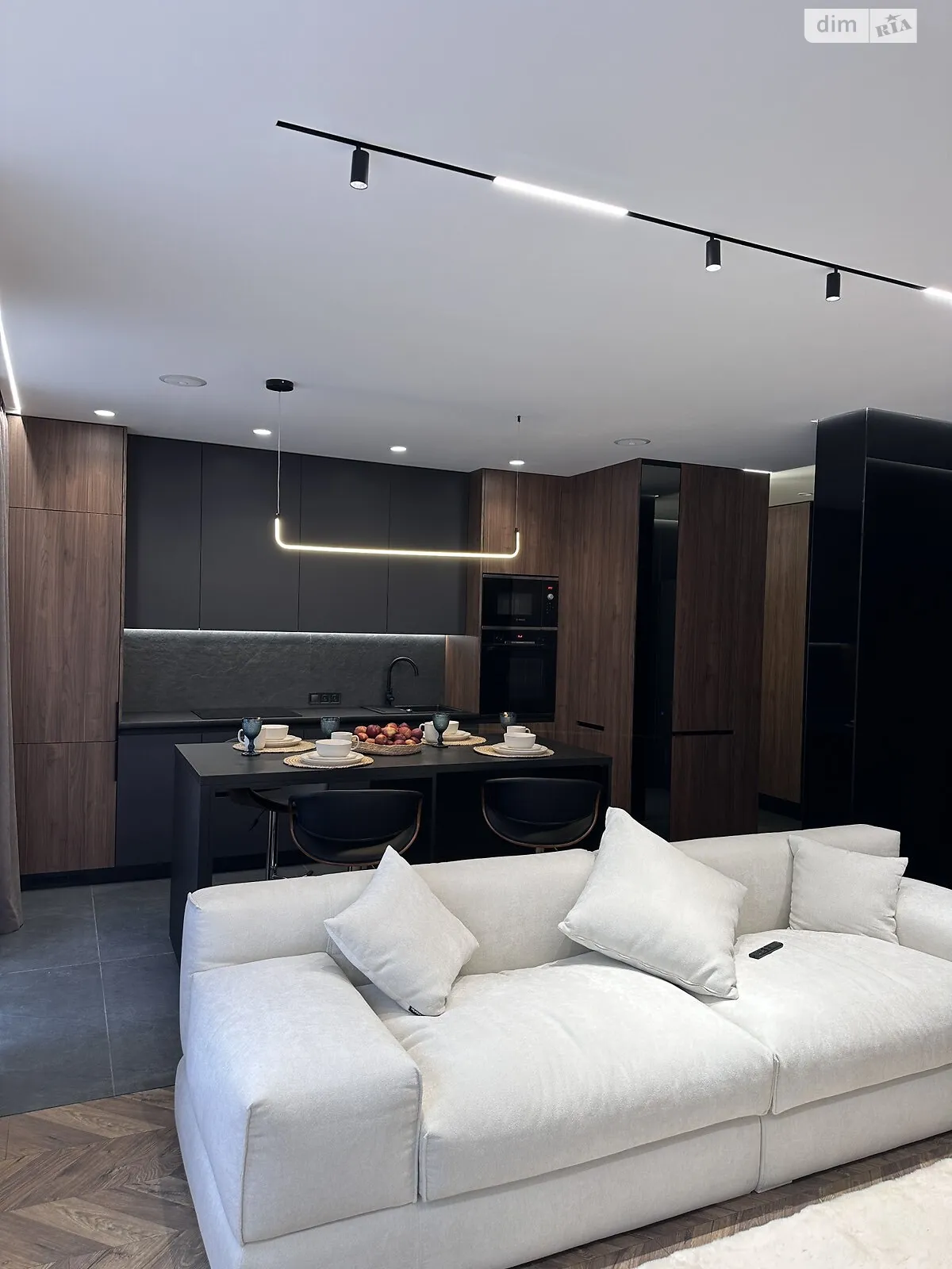 Продается 2-комнатная квартира 63.5 кв. м в Львове, ул. Пекарская, 30А - фото 1