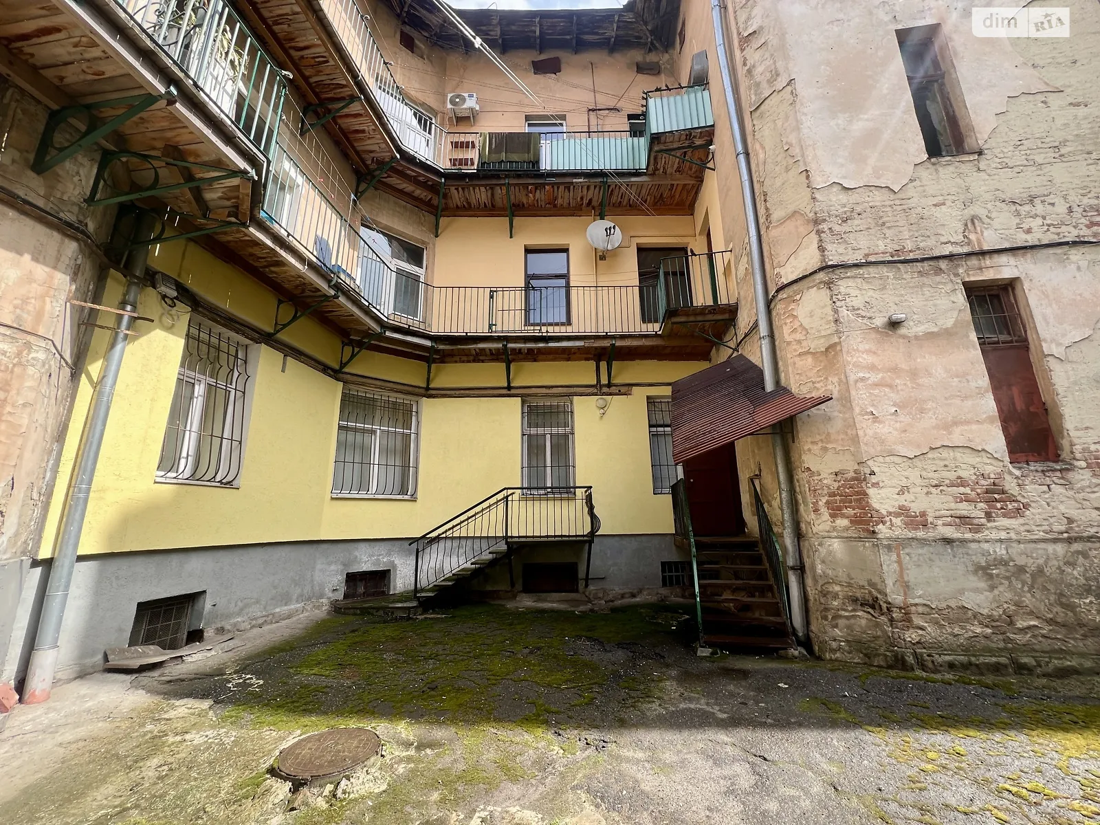 Продається 3-кімнатна квартира 77.9 кв. м у Львові, вул. Франка Івана, 65 - фото 1