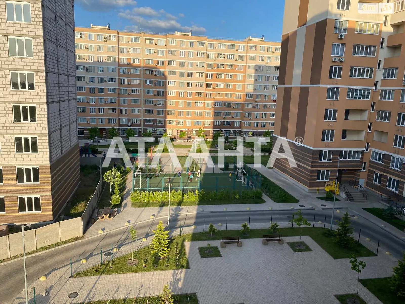 Продается 2-комнатная квартира 73.78 кв. м в Черноморске, ул. Защитников Украины(1 Мая), 42Б - фото 1