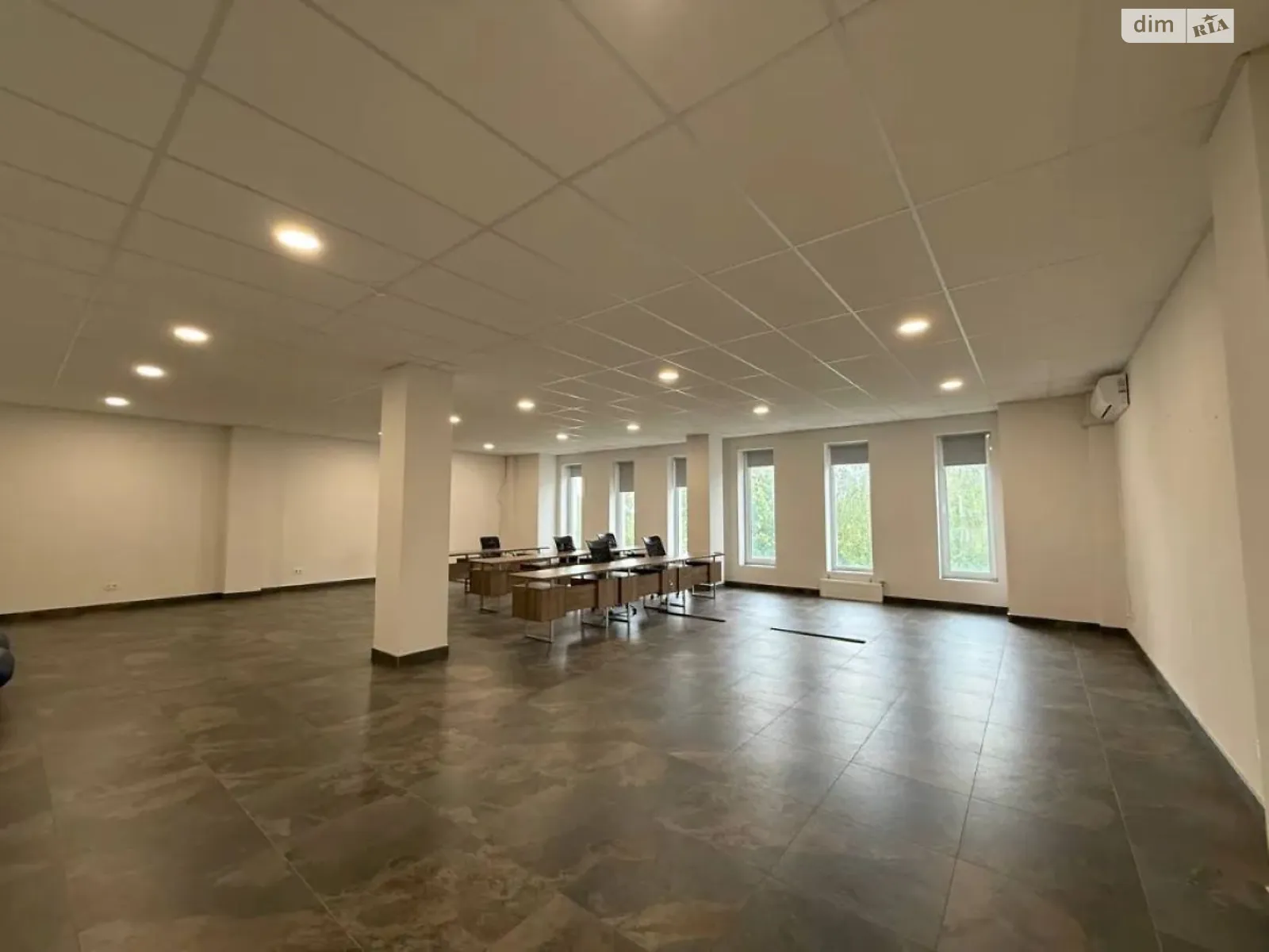 Продается офис 118 кв. м в бизнес-центре, цена: 118000 $ - фото 1