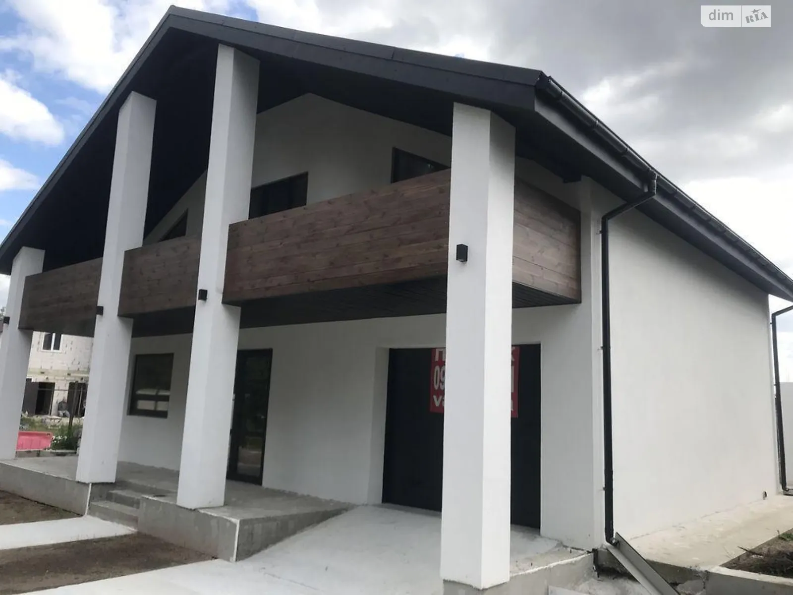 Продается дом на 2 этажа 180 кв. м с бассейном, цена: 140000 $ - фото 1