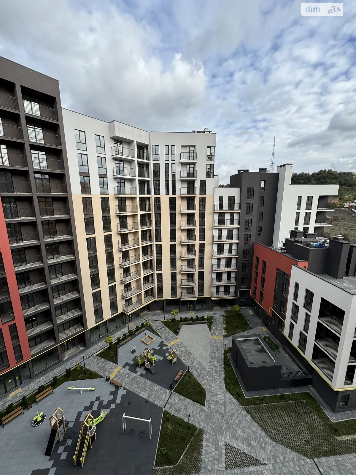 Продается 1-комнатная квартира 45 кв. м в Львове, ул. Лемковская, 11В - фото 1