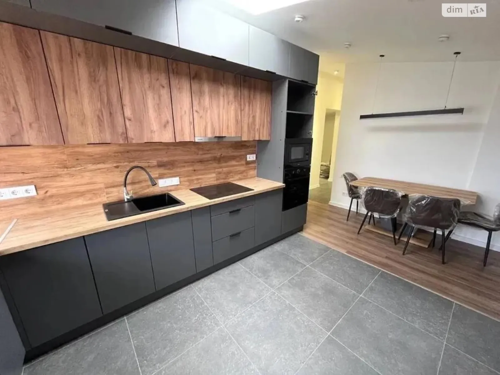 Продается 1-комнатная квартира 44 кв. м в Ивано-Франковске, цена: 47500 $ - фото 1