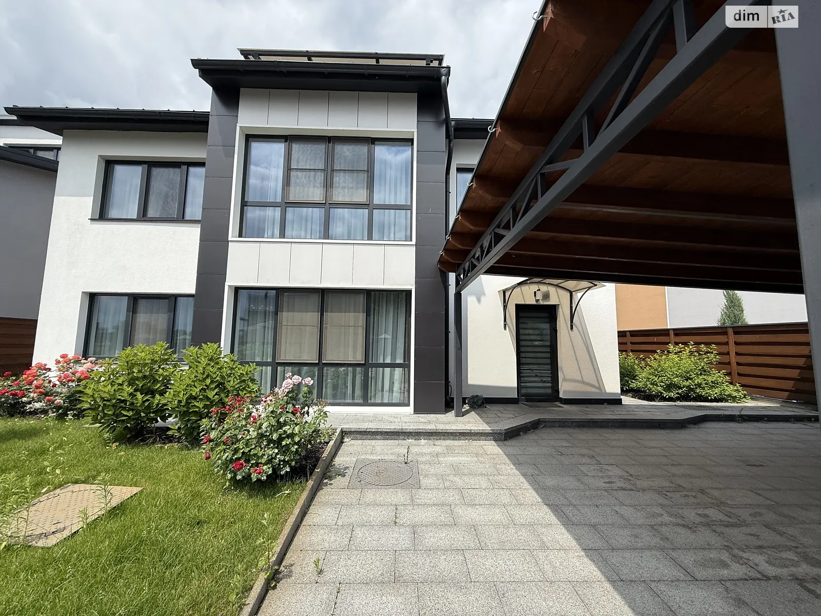 Продається будинок 3 поверховий 210.9 кв. м з бесідкою, цена: 575000 $ - фото 1