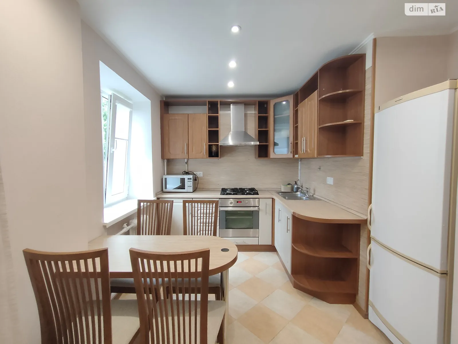 Продается 2-комнатная квартира 45 кв. м в Киеве, ул. Маккейна Джона, 9 - фото 1