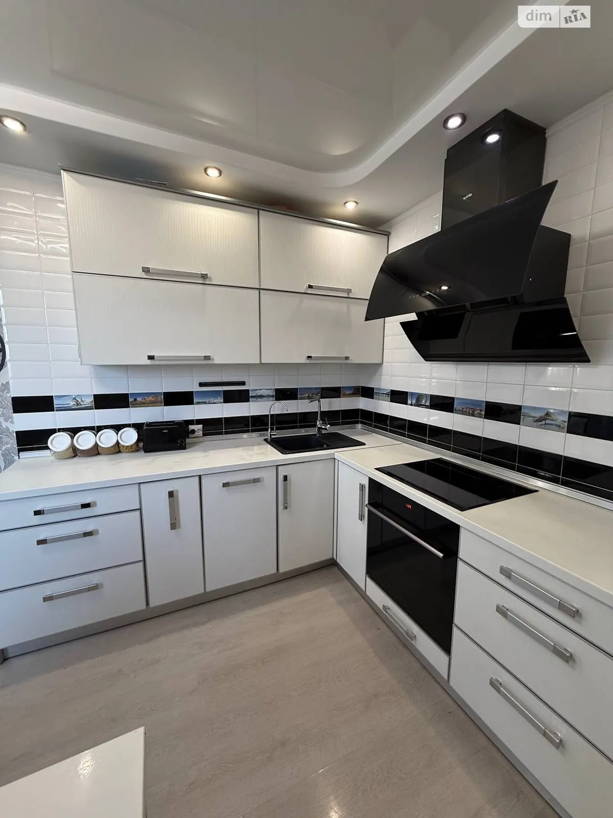 3-кімнатна квартира 78.15 кв. м у Запоріжжі, цена: 80000 $ - фото 1