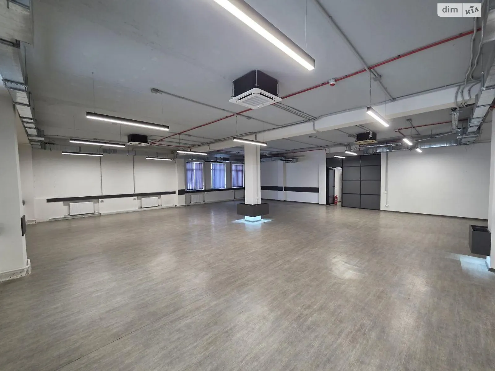 Сдается в аренду офис 580 кв. м в бизнес-центре, цена: 13250 $ - фото 1