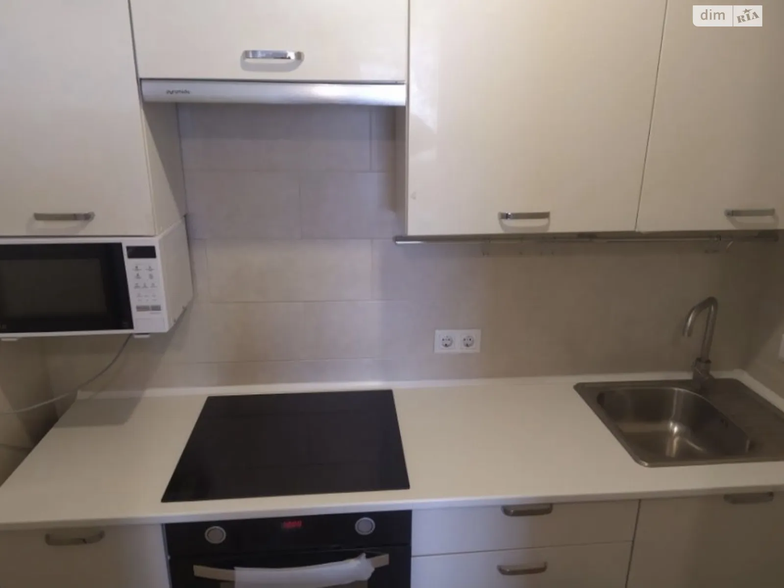 Продается 1-комнатная квартира 37 кв. м в Киеве, ул. Теремковская, 3А - фото 1