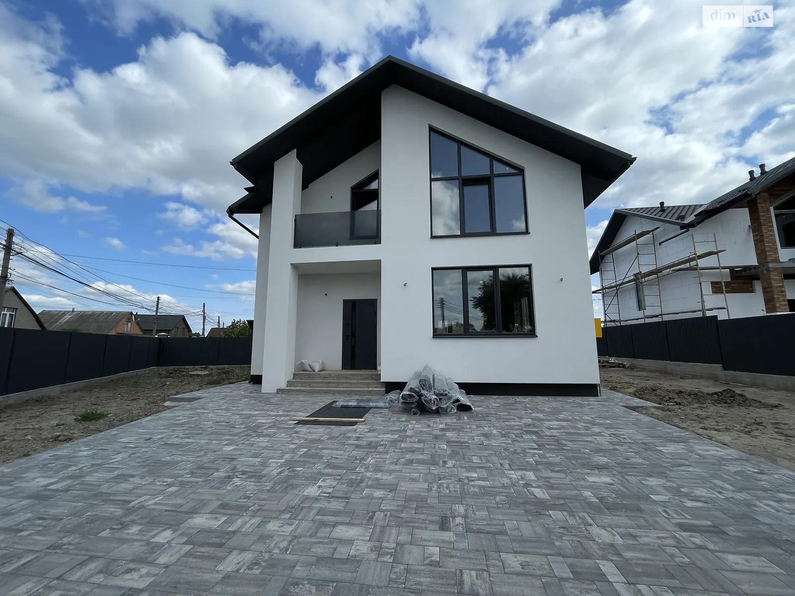 Продается дом на 2 этажа 120 кв. м с верандой, цена: 135000 $ - фото 1