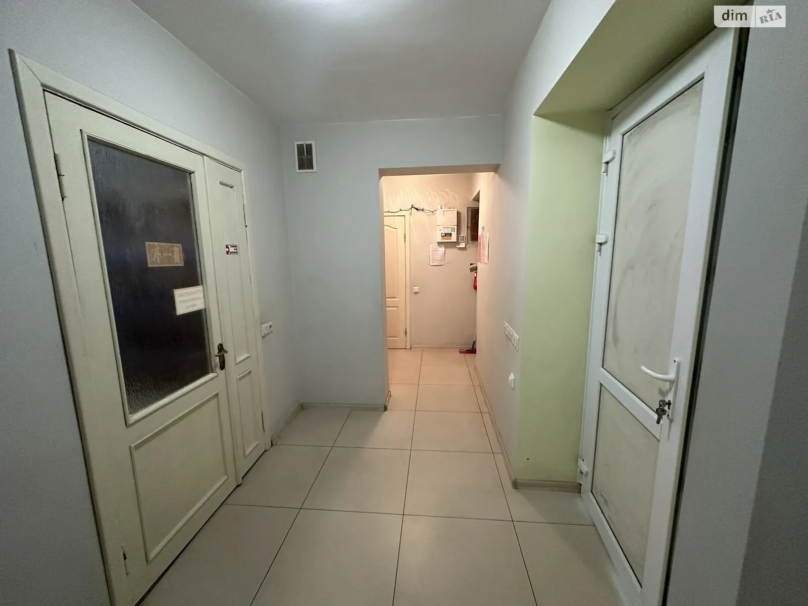 Продається приміщення вільного призначення 84 кв. м в 5-поверховій будівлі, цена: 70000 $ - фото 1