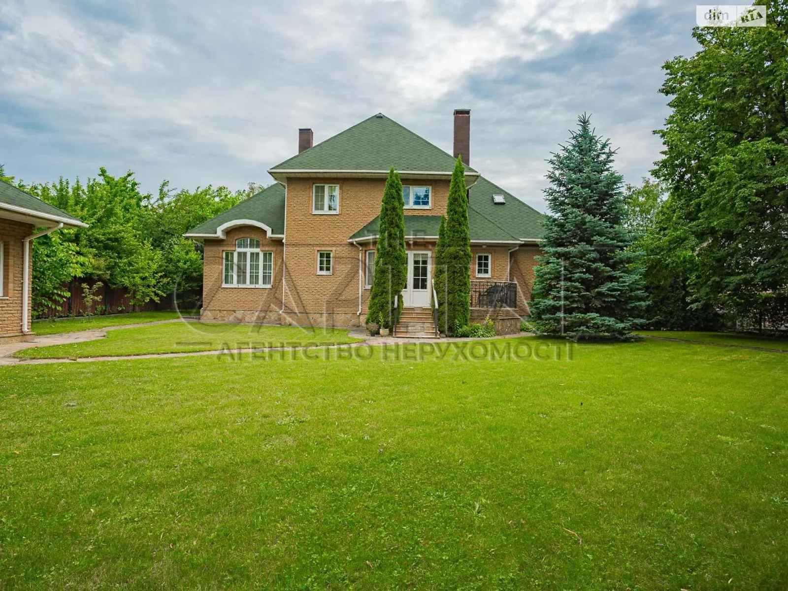 Здається в оренду будинок 2 поверховий 200 кв. м з садом, цена: 2100 $ - фото 1