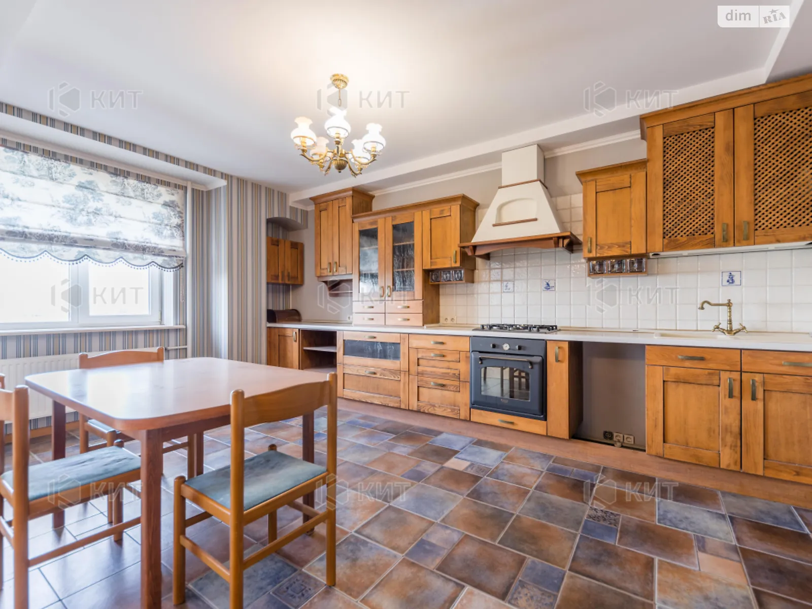 Продається 4-кімнатна квартира 144 кв. м у Харкові, вул. Сухумська, 24 - фото 1