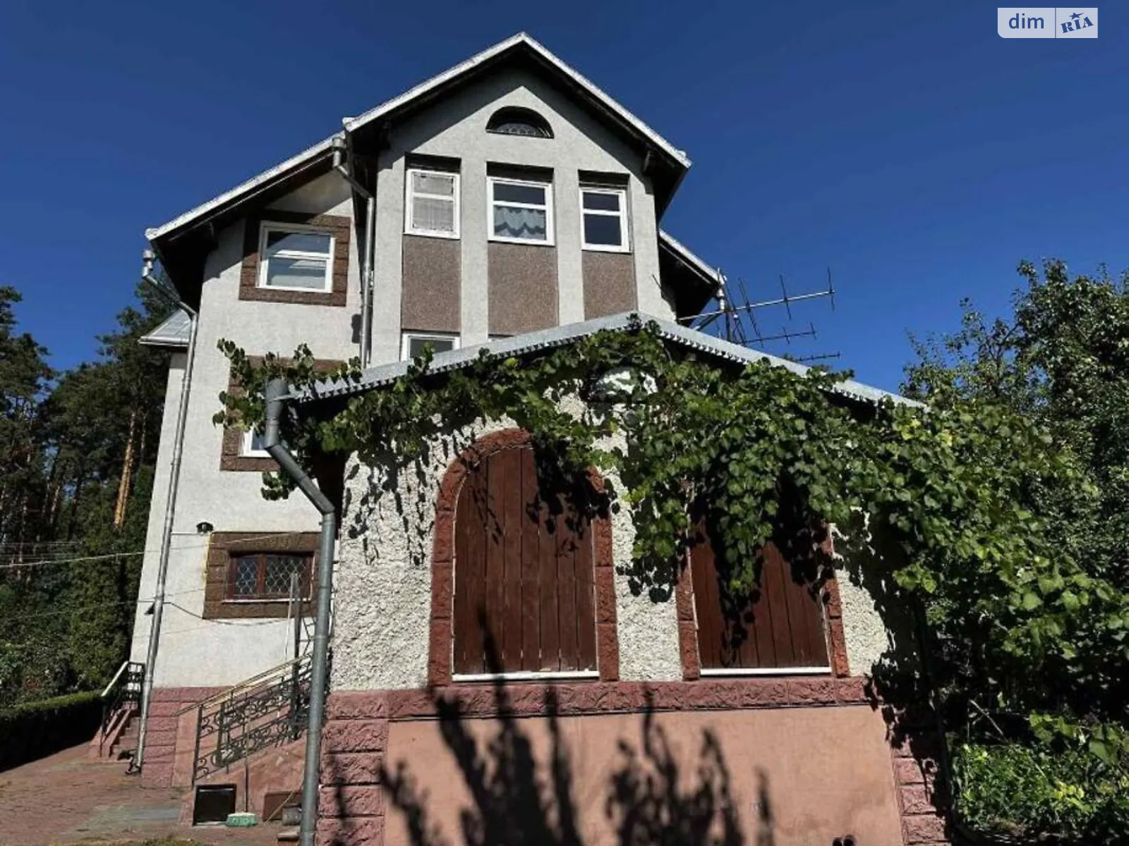 Продается дом на 3 этажа 160 кв. м с террасой, цена: 130000 $ - фото 1