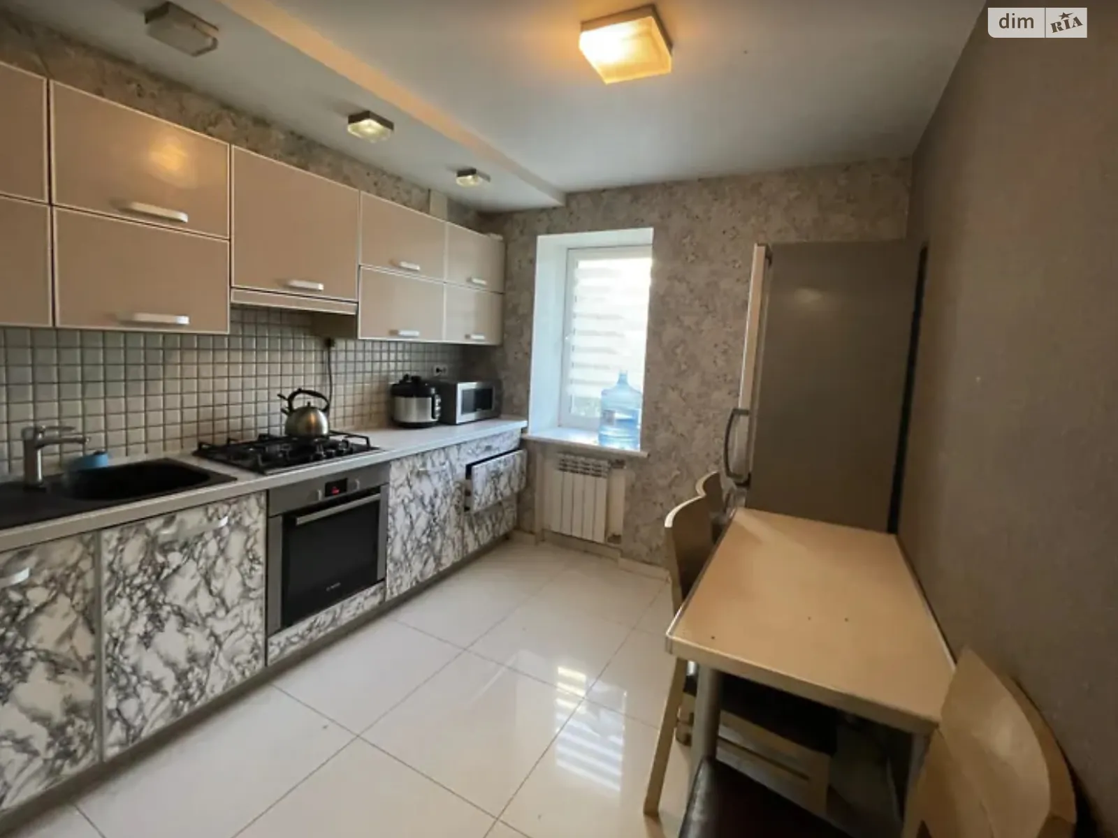 Продается 2-комнатная квартира 49 кв. м в Ровно, ул. Савура Клима, 14А - фото 1