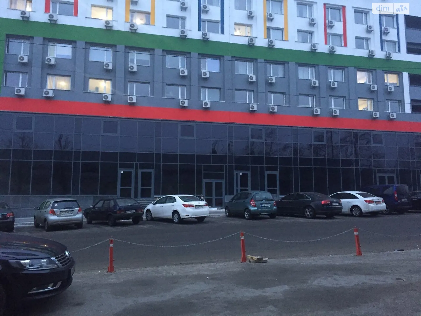 Продається приміщення вільного призначення 900 кв. м в 9-поверховій будівлі, цена: 540000 $ - фото 1