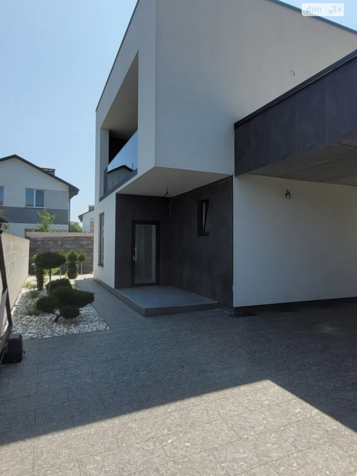 Продається будинок 2 поверховий 230 кв. м з гаражем, цена: 300000 $ - фото 1