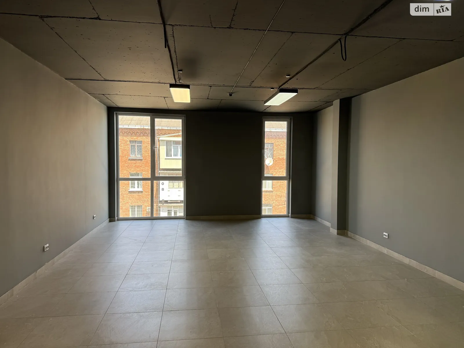 Здається в оренду офіс 57.2 кв. м в бізнес-центрі, цена: 11440 $ - фото 1