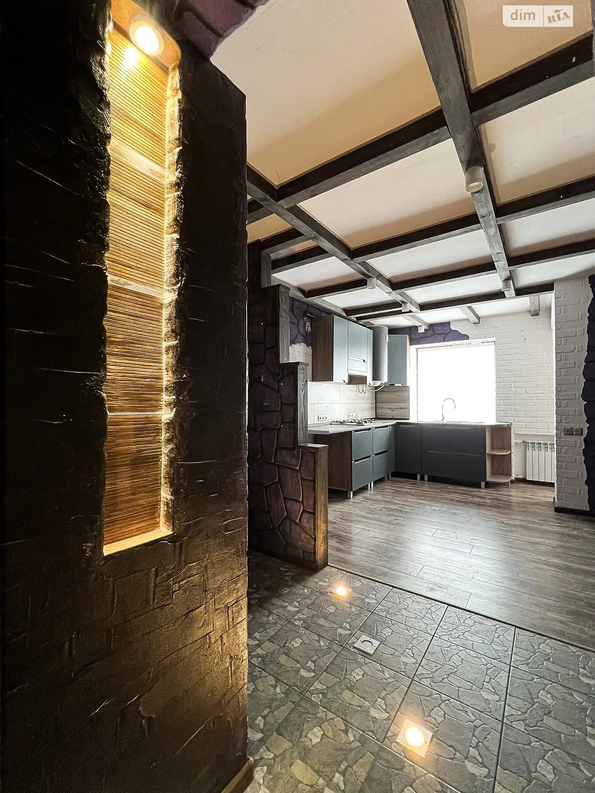 Продається 3-кімнатна квартира 62.2 кв. м у Нововолинську, мкр. 15-й, 3 - фото 1