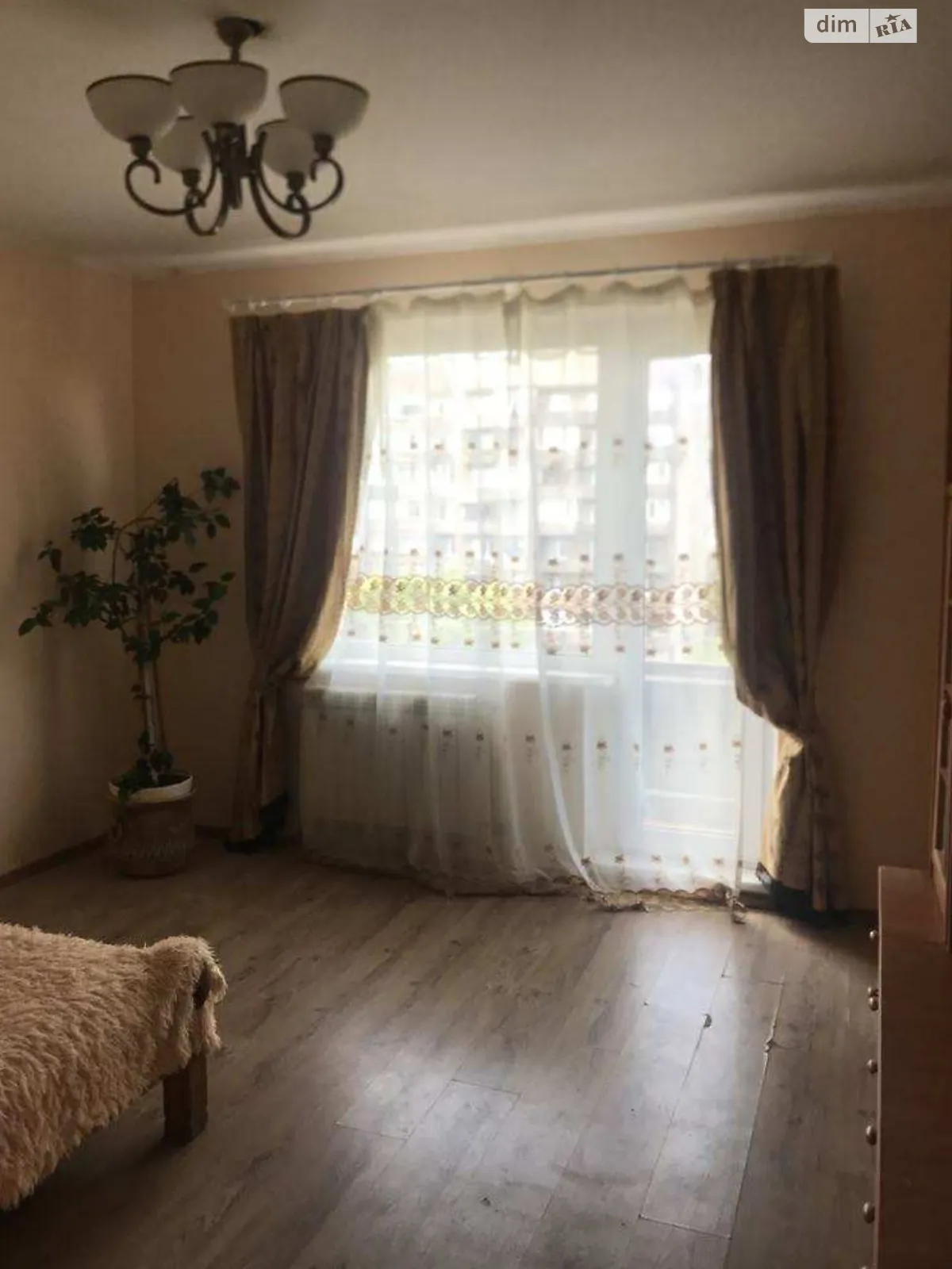 Продається 3-кімнатна квартира 65 кв. м у Ужгороді, вул. Героїв 128-ї Бригади(8-го Березня) - фото 1