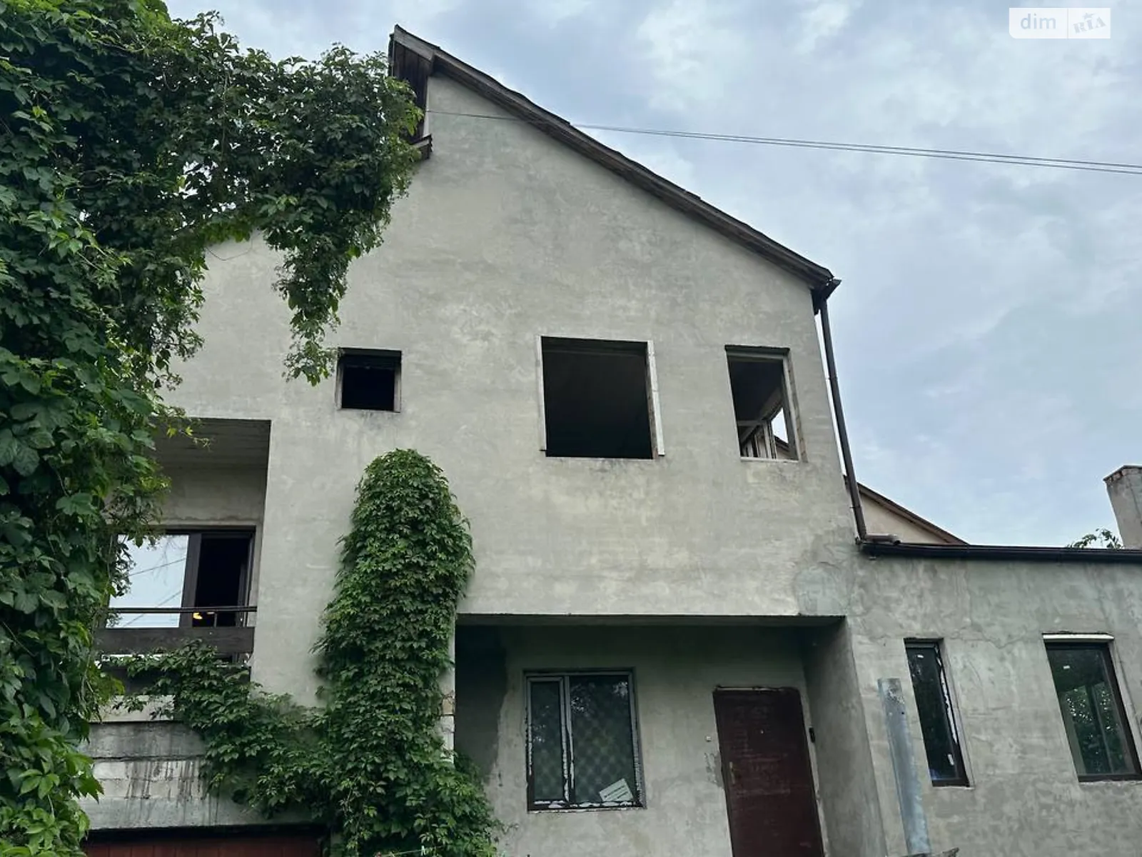 Продается дом на 3 этажа 180 кв. м с верандой, цена: 150000 $ - фото 1