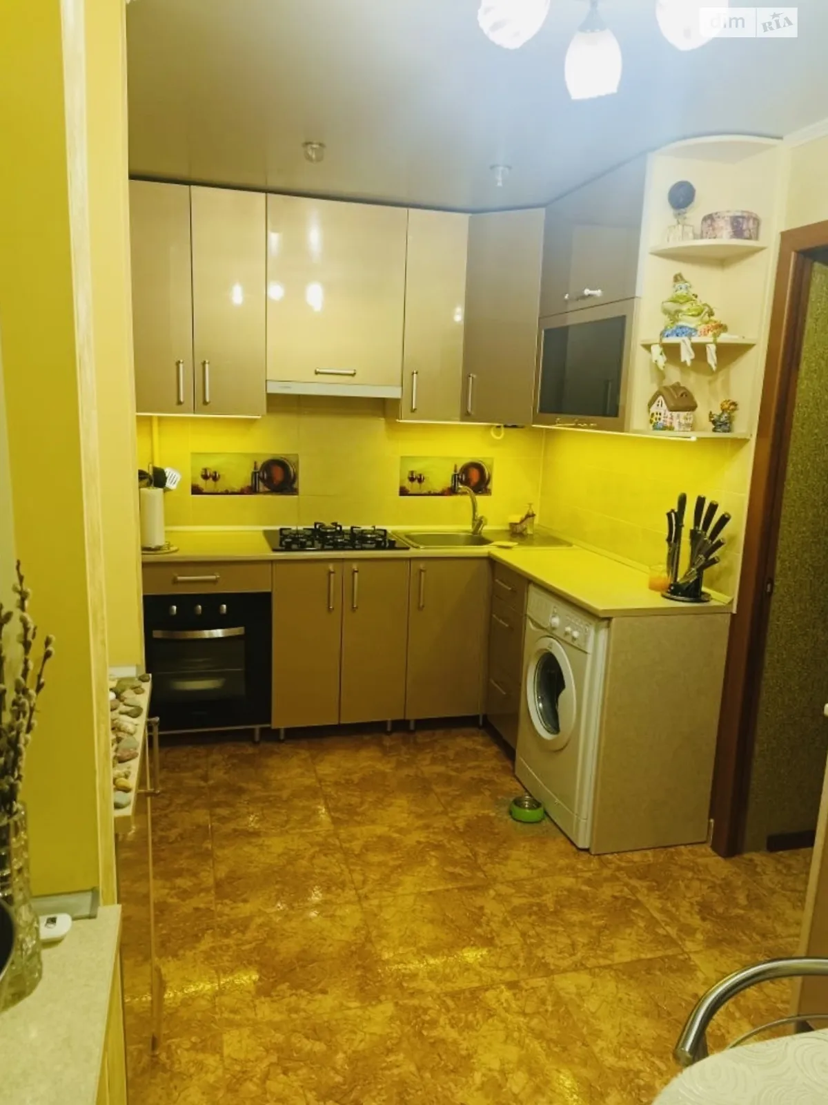 Продается 3-комнатная квартира 63 кв. м в Кропивницком - фото 1