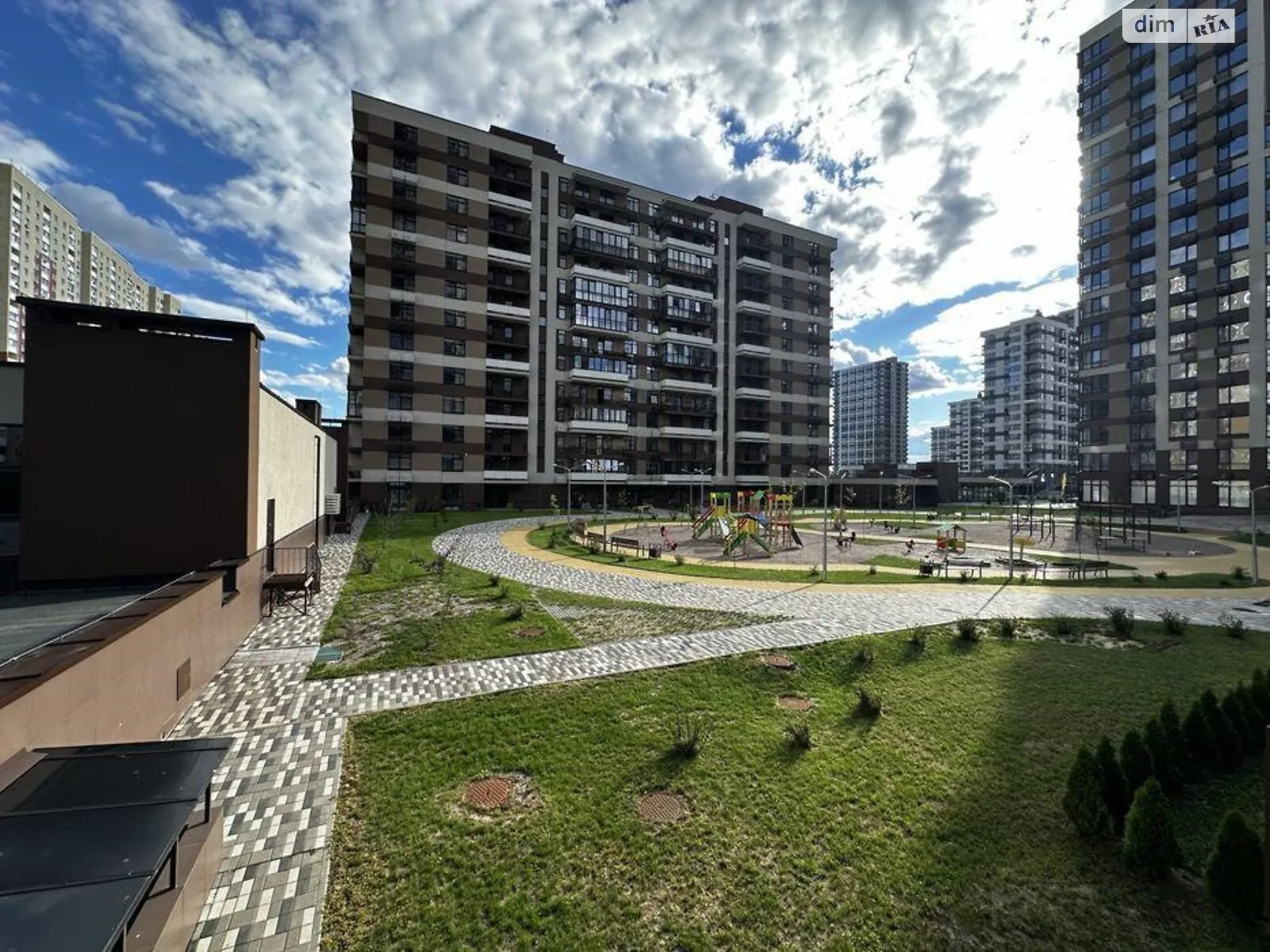 Продается 3-комнатная квартира 85 кв. м в Киеве, ул. Александра Олеся, 2Б - фото 1