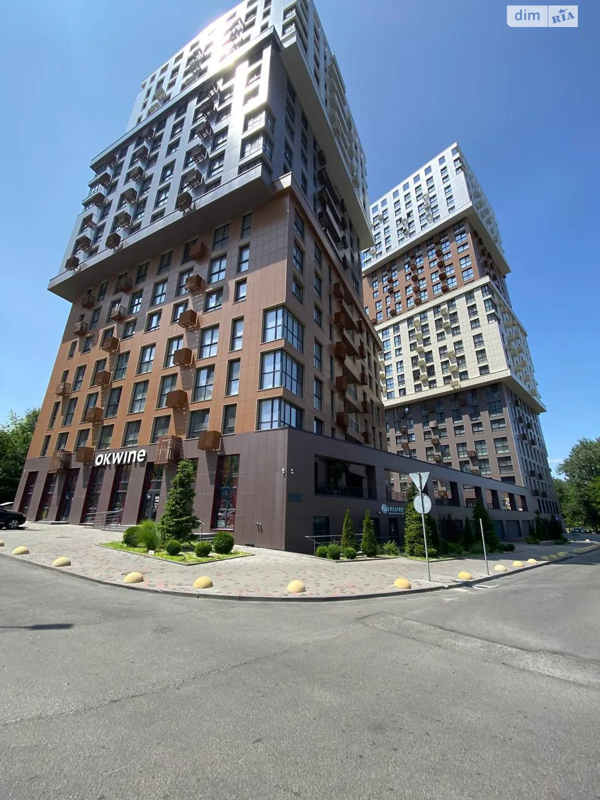 Продается 1-комнатная квартира 77.4 кв. м в Днепре, бул. Звездный, 1М - фото 1