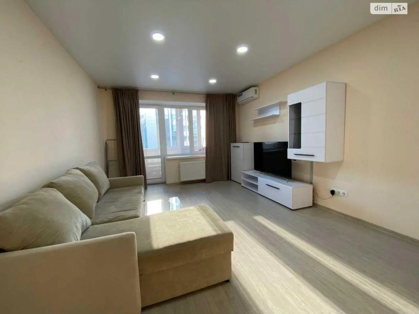 Продається 3-кімнатна квартира 63 кв. м у Києві, вул. Шовковична, 48 - фото 1