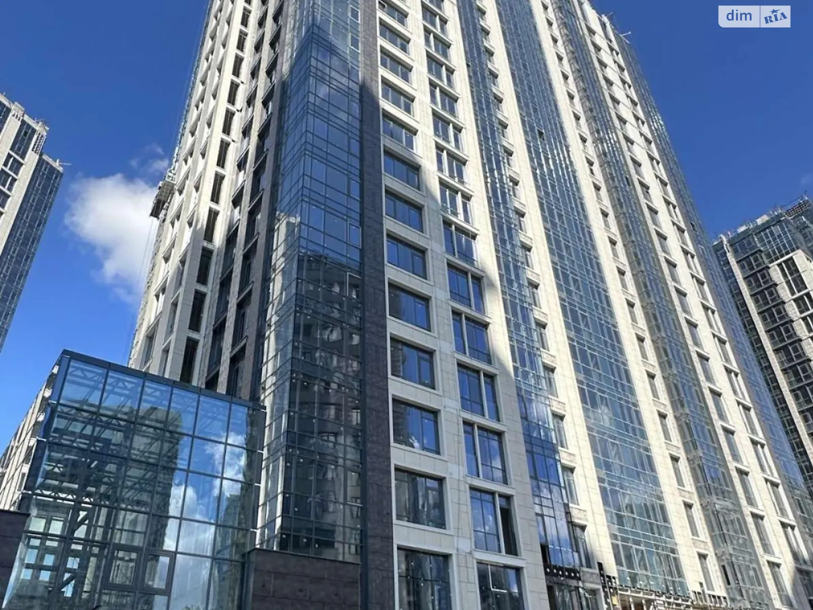 Продается 3-комнатная квартира 108 кв. м в Киеве, ул. Андрея Верхогляда(Драгомирова), 7 - фото 1