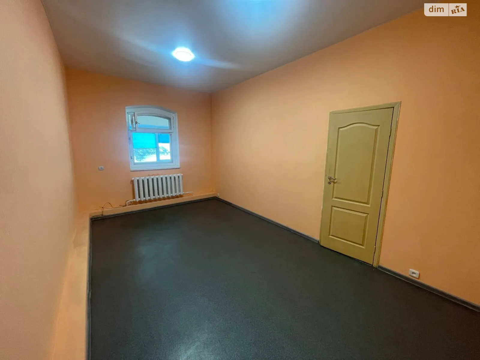 Продается офис 300 кв. м в бизнес-центре, цена: 225000 $ - фото 1