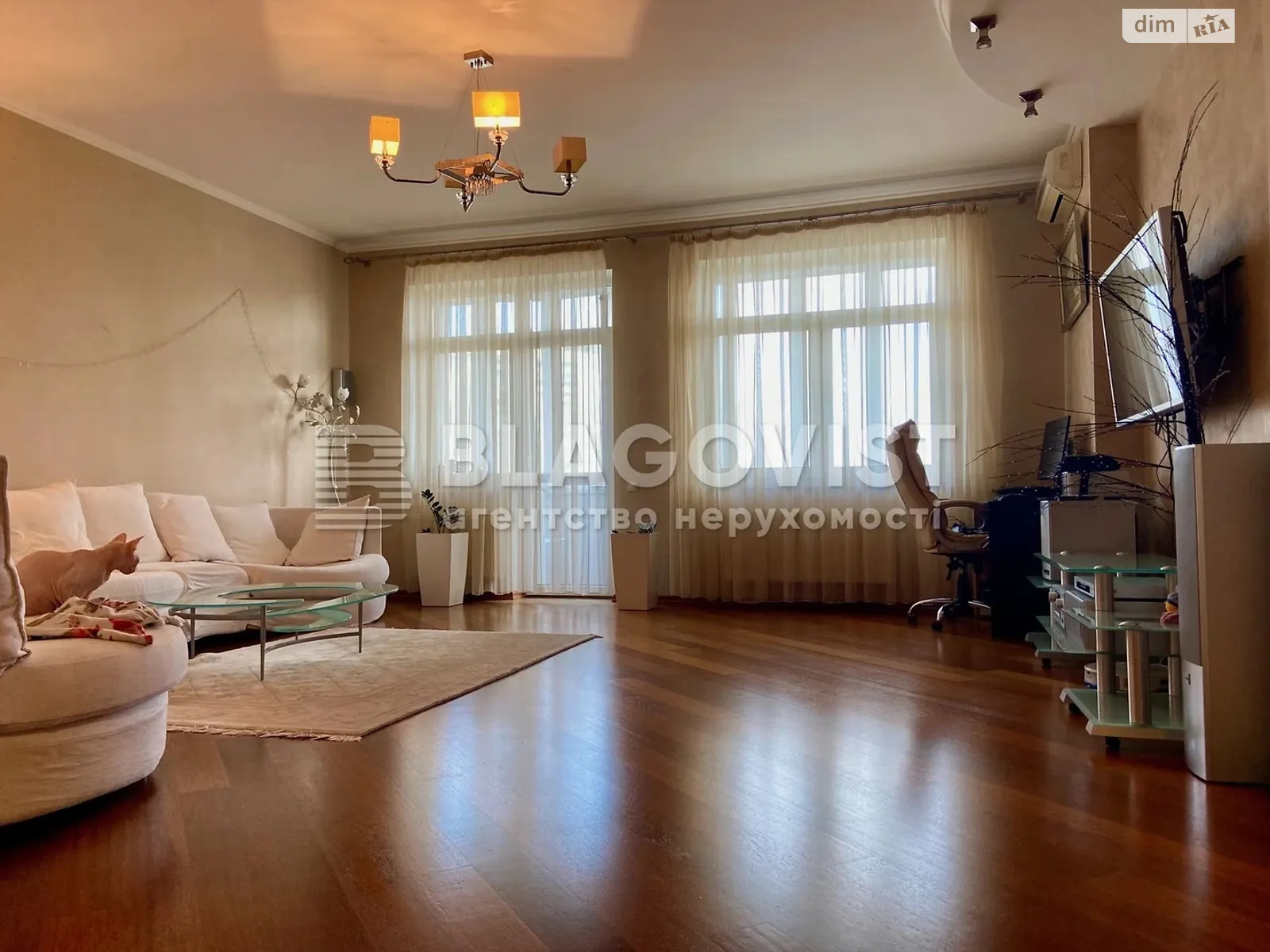 Продается 3-комнатная квартира 137 кв. м в Киеве, ул. Коновальца Евгения, 36Б - фото 1