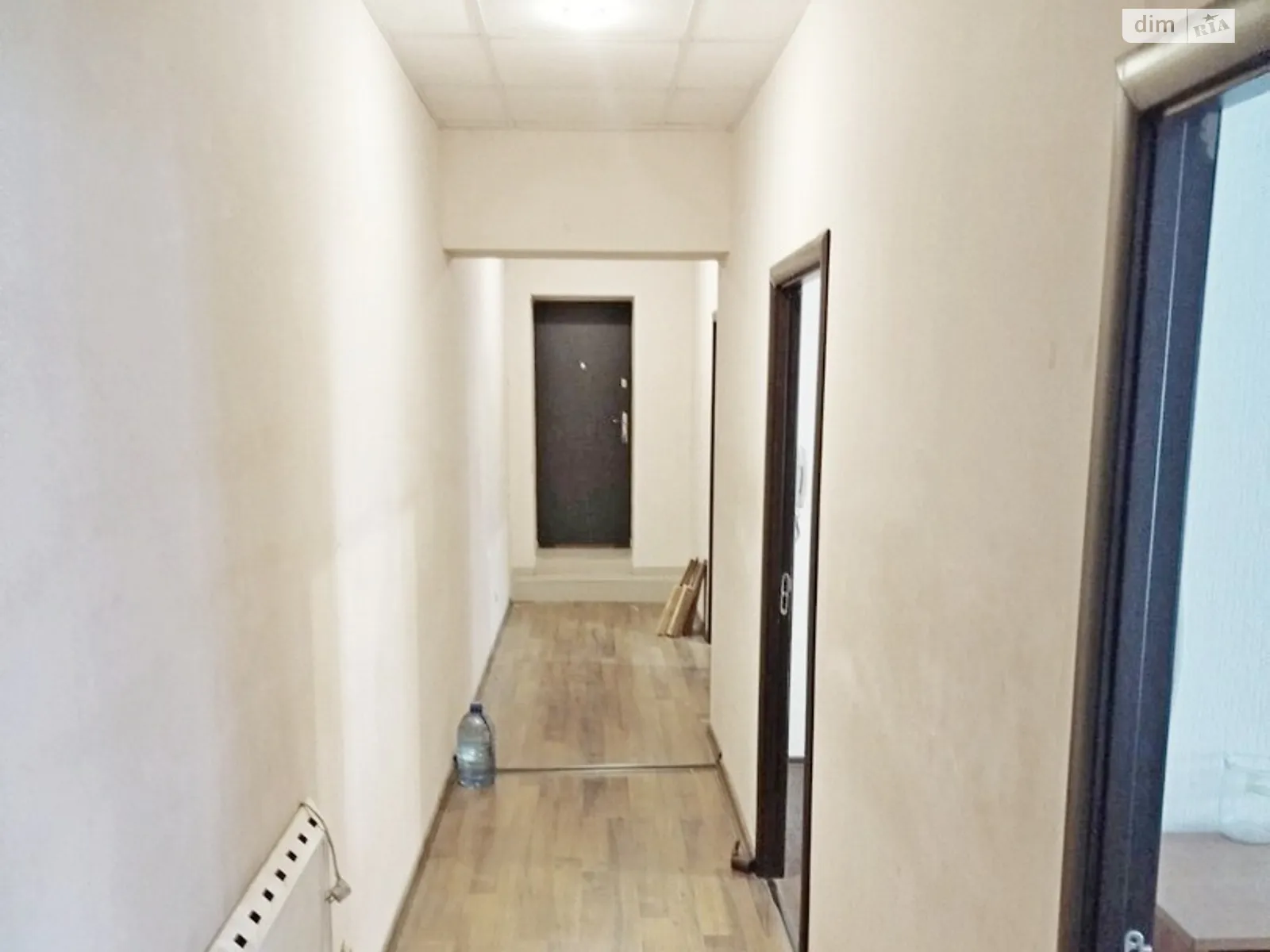 Здається в оренду офіс 23.7 кв. м в бізнес-центрі, цена: 8200 грн - фото 1